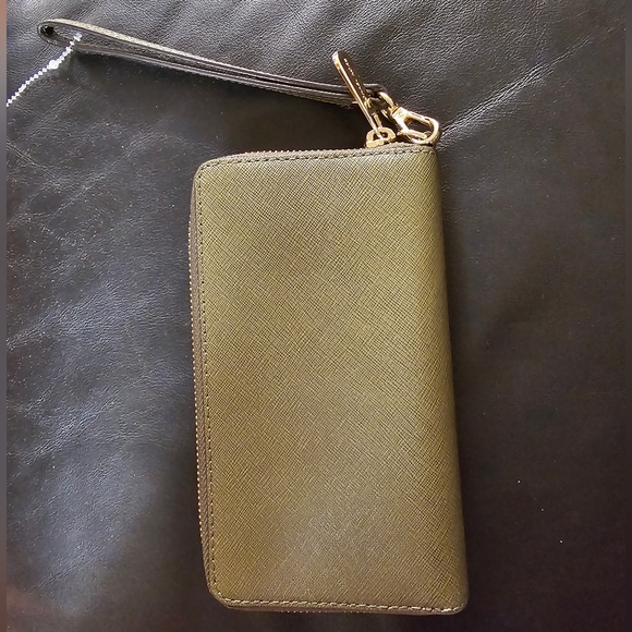 Michael Kors Large Continental Wallet Saffiano leather Olive NWOT - Picture 2 of 16